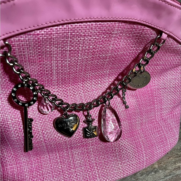 Gerolamo pink straw handbag with charms and chain link - Picture 3 of 16
